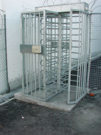 imat turnstiles fullheight cage05
